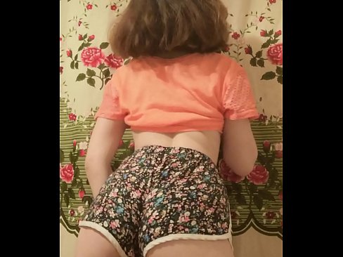 ❤️ Sexy mladá kočka svléká šortky před kamerou. ️ Šukání u nás cs.dewporn.ru ☑